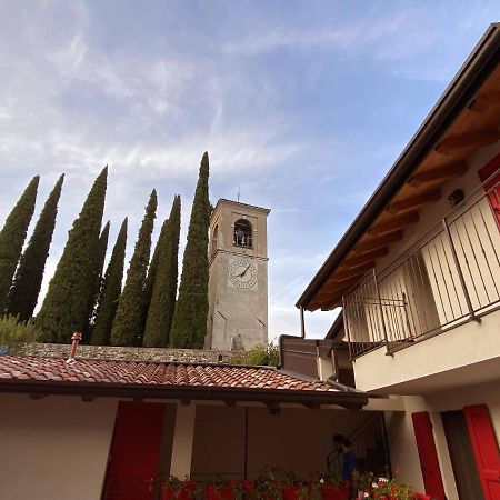 La Volpe Rossa Rooms And Apartments San Felice del Benaco Exterior foto